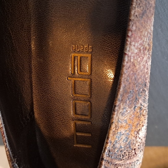 Moda Spana Pointed Leather Heels - Picture 10 of 12